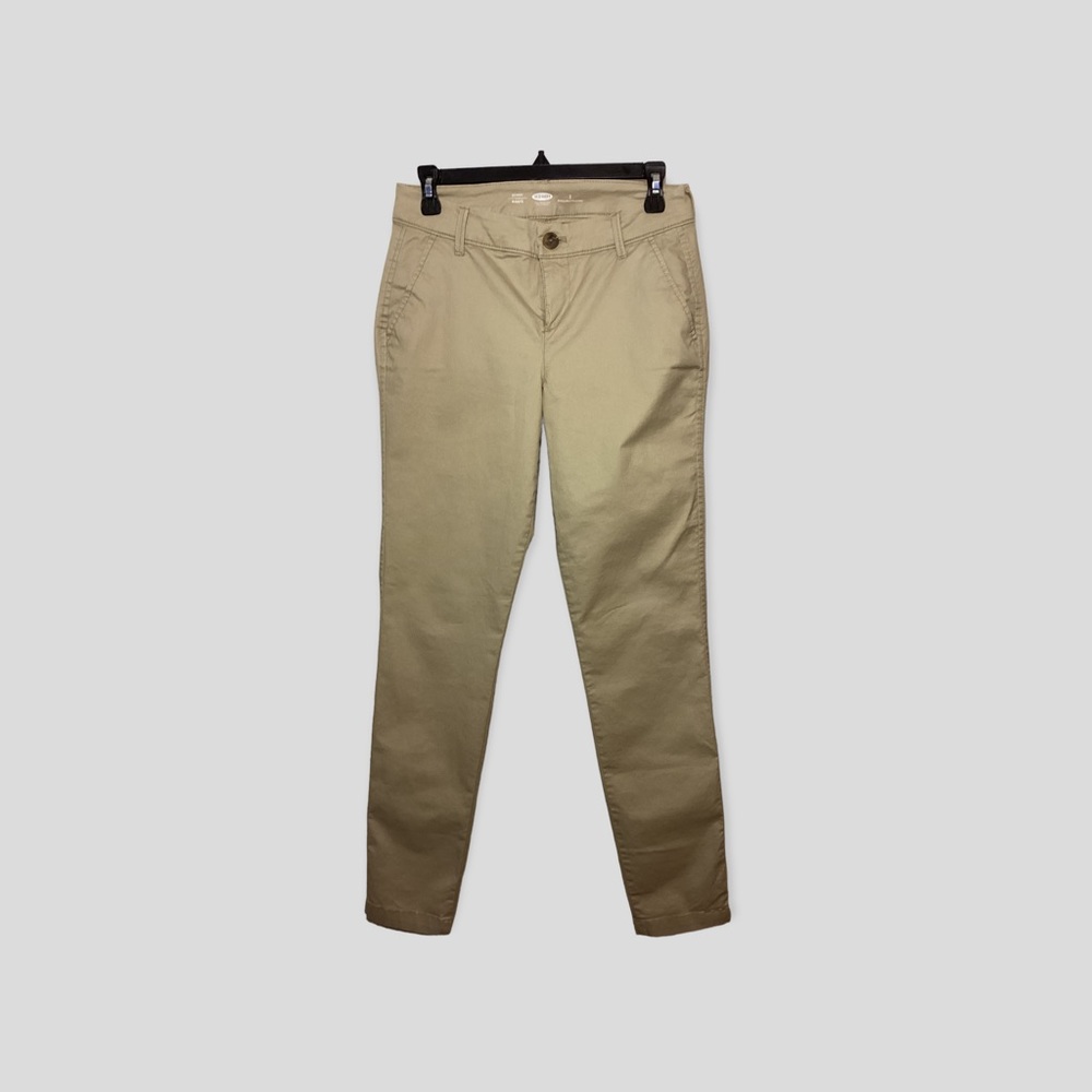 NWOT, Old Navy skinny women’s khakis, size 2